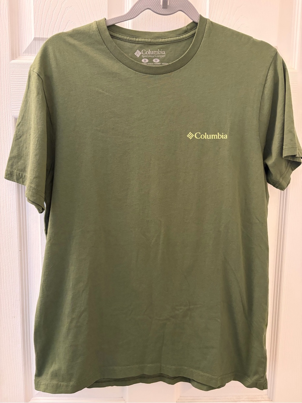 Columbia Short-Sleeve Logo Tee in Olive Green